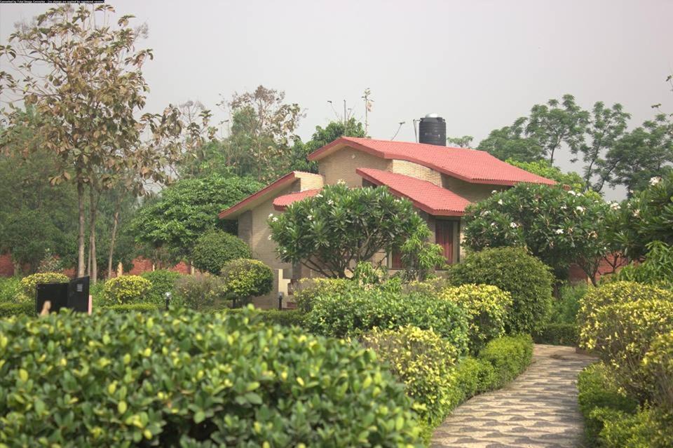 Kajipuria Resort Gajraula エクステリア 写真