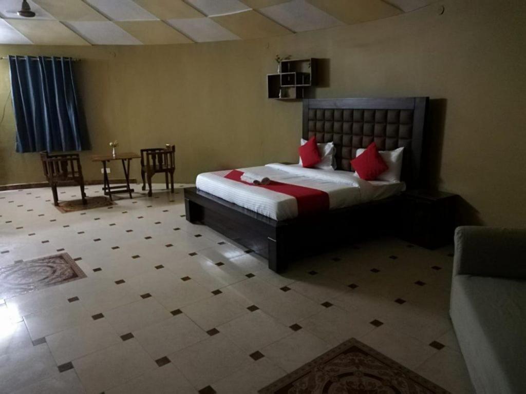Kajipuria Resort Gajraula エクステリア 写真